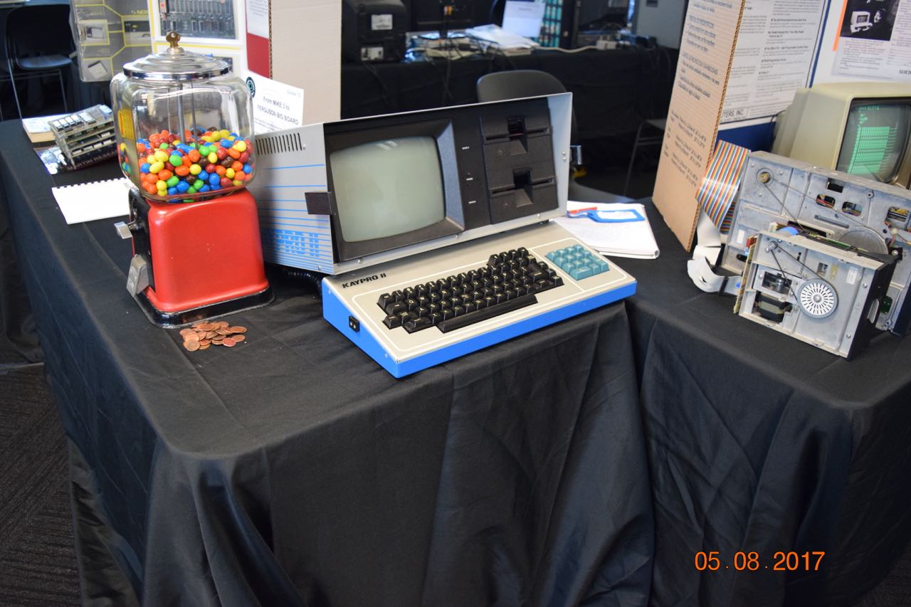 2017-08-05-vcfw-booth-kaypro-2