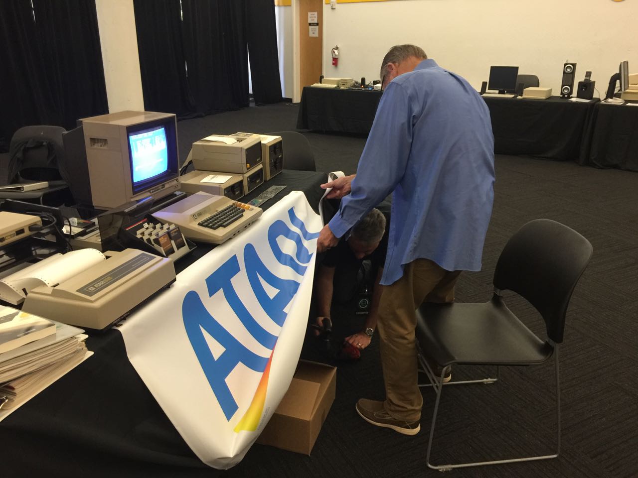 2017-08-05-vcfw-slcc-side-1-bob-setting-up-sign