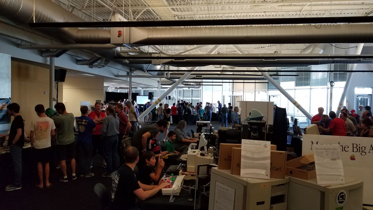 2017-08-06-vcfw-show-crowd-5