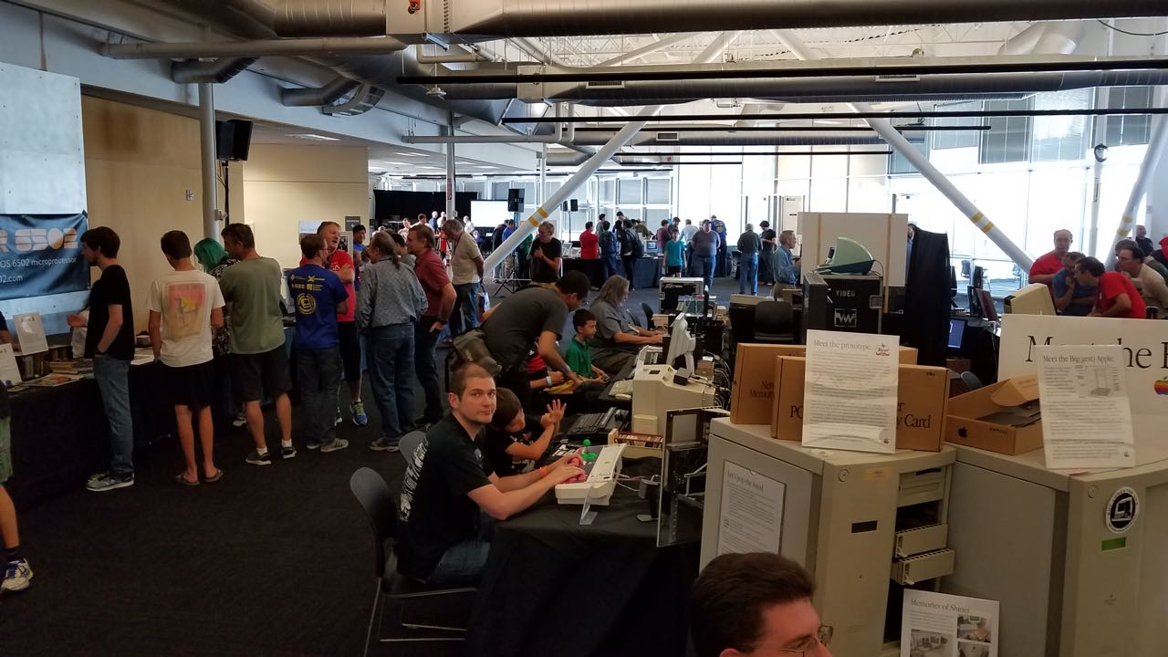 2017-08-06-vcfw-show-crowd-3